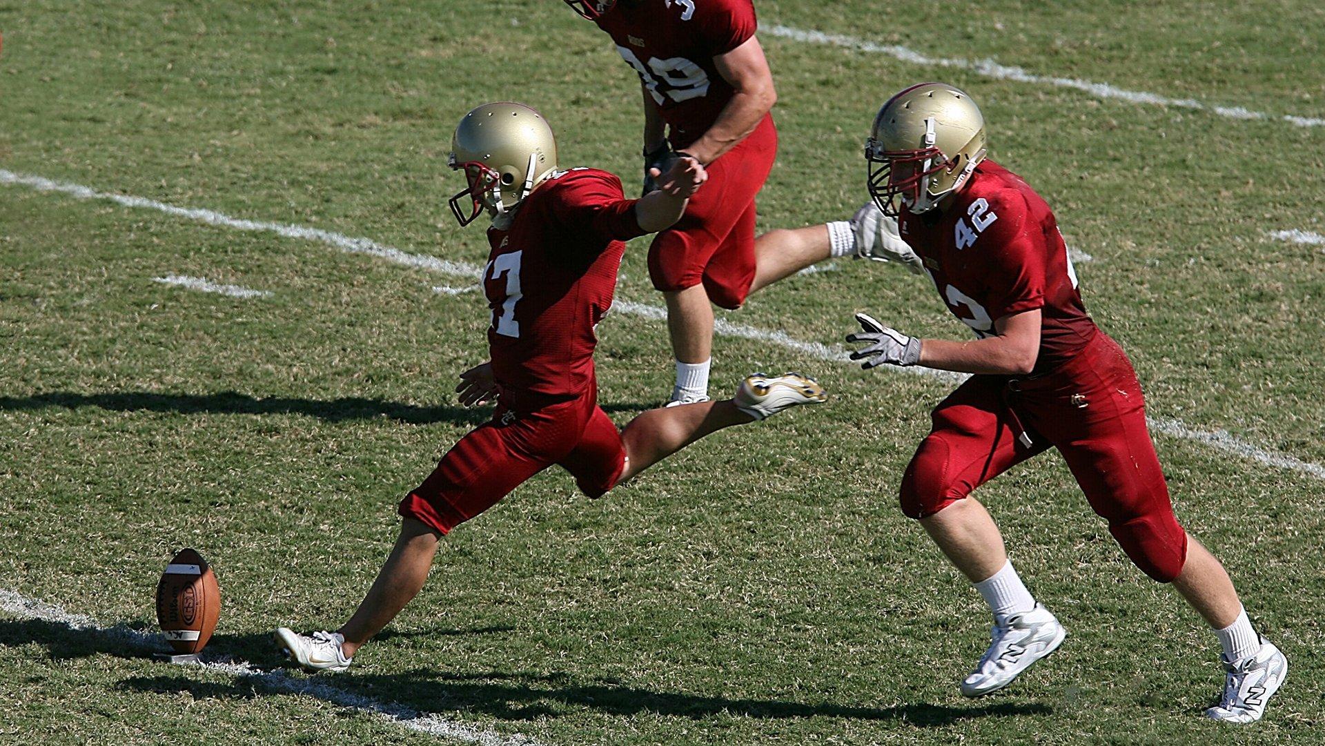 青岛新星杨瀚森获训练师盛赞，天赋潜力可比肩欧洲内线马卢阿奇